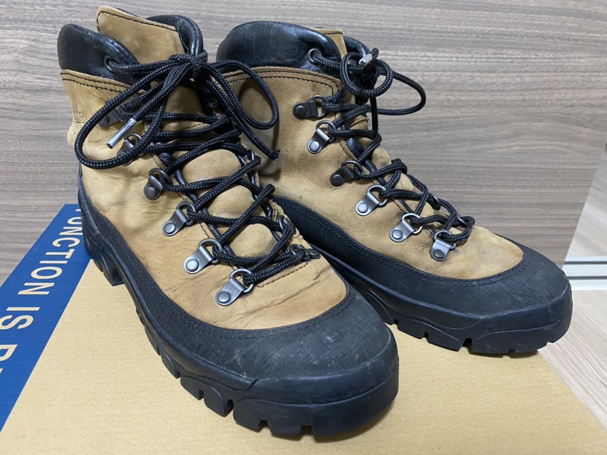 ヤフオク! -「danner ダナーコンバットハイカー」の落札相場・落札価格