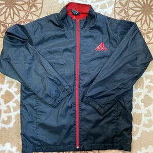 ウィンドブレーカー adidas140サイズ ウインドブレイカー