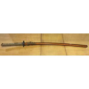 中古品 模造刀 日本刀 龍図拵え 亜鉛合金製 厚刃仕様 全長106cm 刀身72cmの画像2