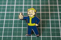 Fallout　フォールアウト　ボルトボーイ　ピンバッジ_画像1