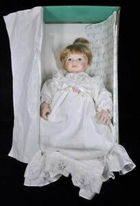 80* american Vintage Towle company manufactured bisque doll Elizabeth * Anne serial #2149/9500 original box attaching 25cm×15cm×50cm 1980 period IWS503