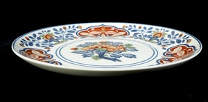 昭和期ビンテージ品　有田焼窯 山口陶器謹製　 花紋色絵大皿　直径 30.5cm 
