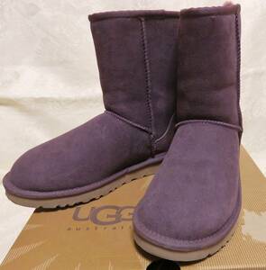 美品 UGG 正規品 クラシック ショート US7 24.0 PORT (ボルドー) ムートン ブーツ シープスキン アグ Deckers Japan