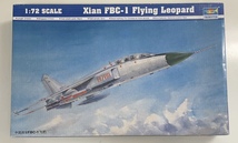 送料510円～ 中袋未開封 未組立品 トランペッター 1/72 中国空軍 戦闘攻撃機 Xian FBC-1 飛豹 フライング レオパルド プラモデル_画像1