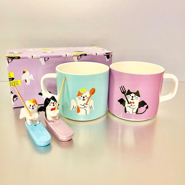 concombre コンコンブル 猫天使と猫デビル ペアマグカップ&楊枝持ち箸置き2個セット【新品】