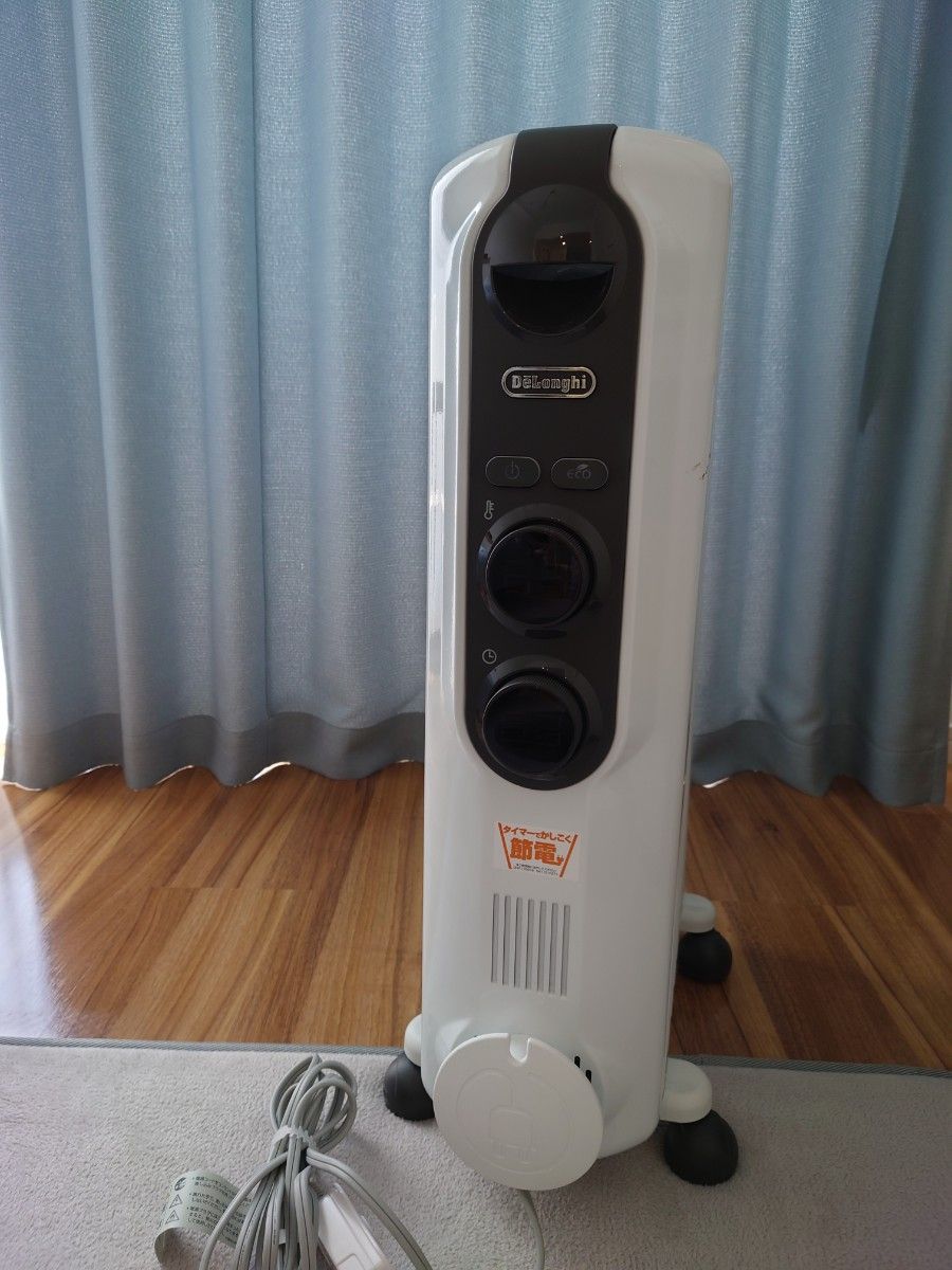 短納期対応 デロンギ(DeLonghi)アミカルド ホワイト オイルヒーター 8