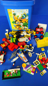 LEGO Lego basic set blue bucket 2 box . other set Junk 