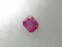 fancy vivid purplish pink 0.030ct SI1 赤のボーダーラインにいるピンクです。_画像2