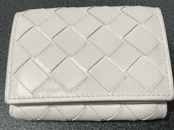 ◆ボッテガ　ヴェネタ◆ BOTTEGA VENETA ◆イントレチャート◆ 三つ折り 財布 オフホワイト ◆ユニセックス◆ 　ポーチ　バッグ　セカンド