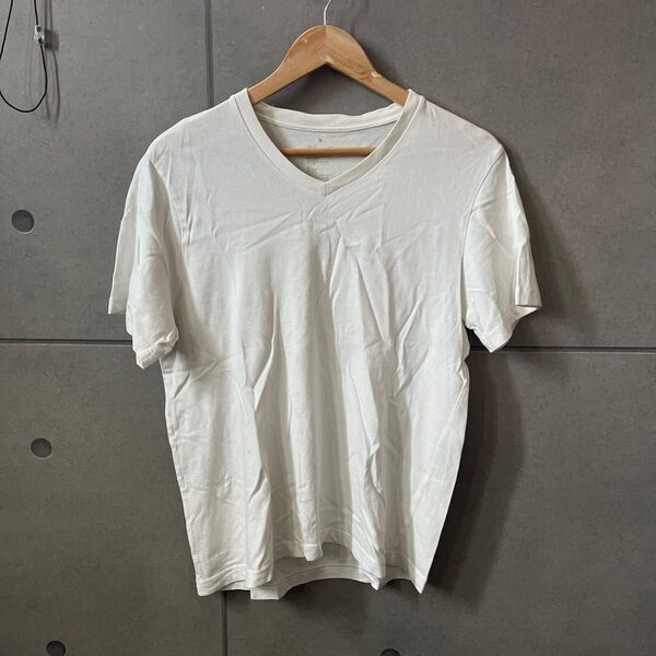 無印良品 Vネック Tシャツ