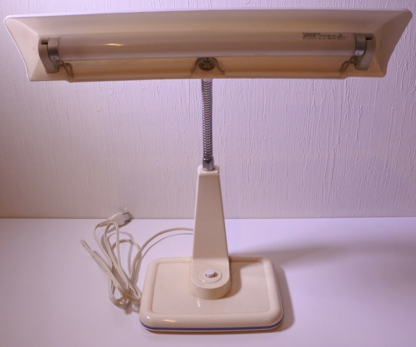 ヤフオク! -「sanyo」(デスクライト) (卓上スタンド)の落札相場・落札価格
