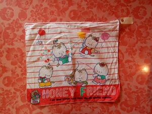 RETRO ハンカチ0106HONEY FRIEND 45X40CM　 日本製　JAPAN　昭和レトロ