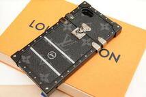 新品 正規品 ◆ 限定品 ◆ LOUIS VUITTON× FRAGMENT DESIGNEYE TRUNKiPhone7用ケース黒 LV箱ケース付 ◆ 仏Paris LOUIS VUITTON購入_画像4