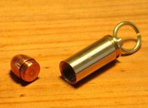 solid brass ソリッド ブラス 真鍮 シンプル 弾丸 ケース ペンダントトップ チャーム キーホルダー パーツ M_画像2