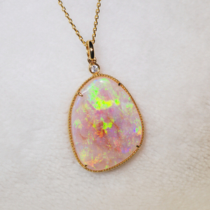 K18YG yellow gold white opal necklace charm pendant top diamond 18 gold oval oval type . round shape 