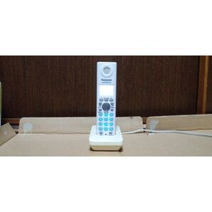 【 動作確認済 】 No.130 Panasonic パナソニック 子機 KX-FKN518 白 充電台に黄変あり ※電池付き