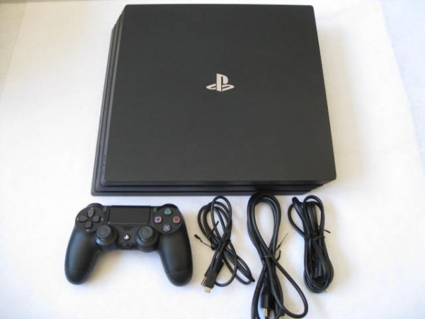 PlayStation®4 Pro ジェット・ブラック 2TB 家庭用ゲーム本体 テレビゲーム 本・音楽・ゲーム 買い値下げ