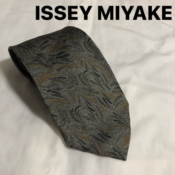 イッセイミヤケ　miyake design studio 絹100% ネクタイ