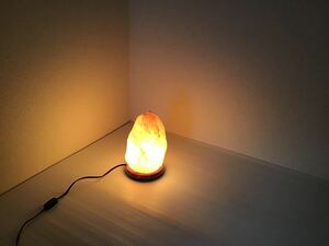 岩塩　ランプ　4.3kg ピンクソルト　照明器具　東京ストーン　高約23cm 幅約15cm インテリア　テーブルランプ