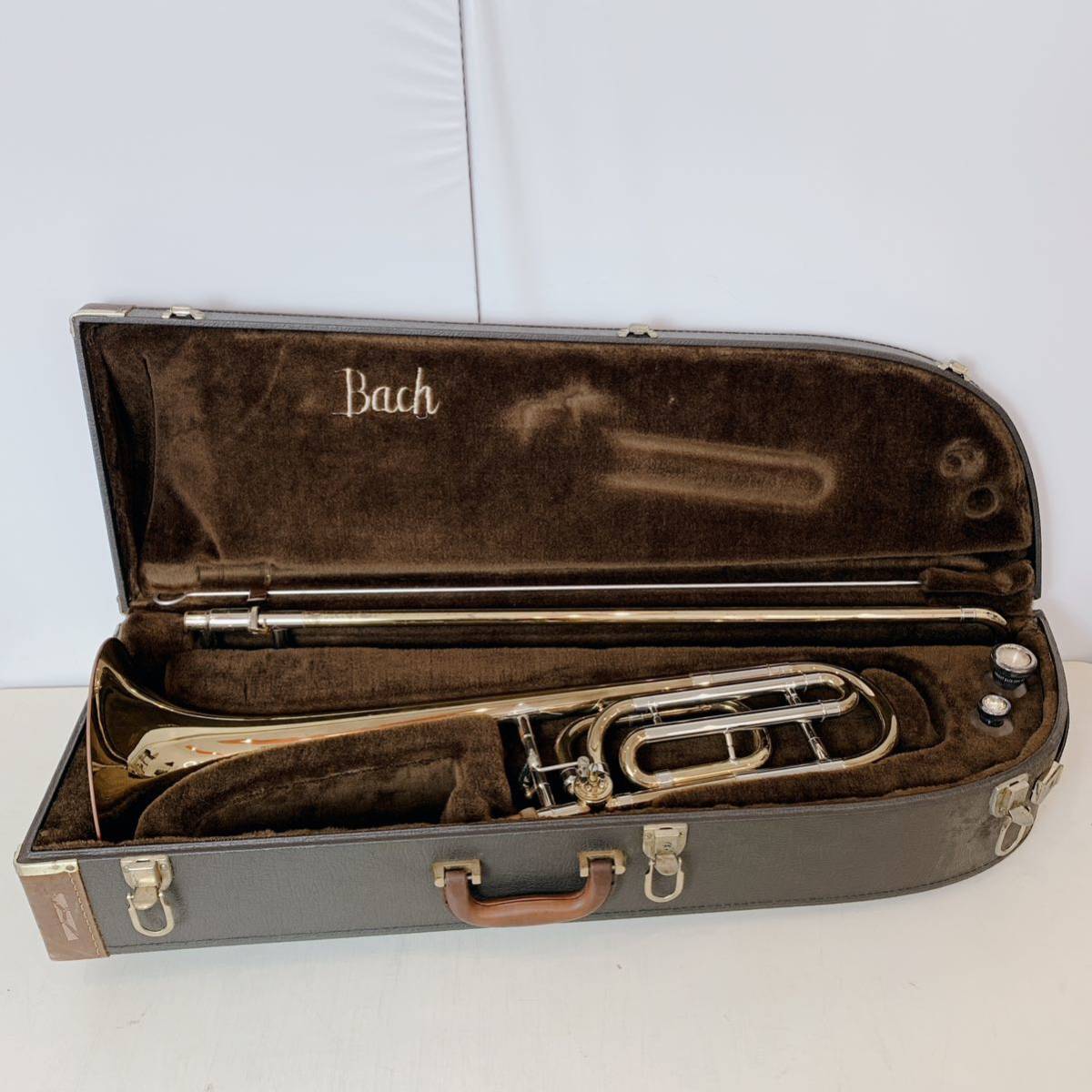 Bach テナーバストロンボーン ケース 値下げする特売 Bach テナーバストロンボーン ケース その他