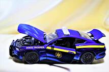 新品マイスト1/18【Maisto】◆2015年式 Ford Mustang GT「Police」◆ミニカー/フォード/シボレー/ポルシェ/フェラーリ/BMW/ランボルギーニ_画像4