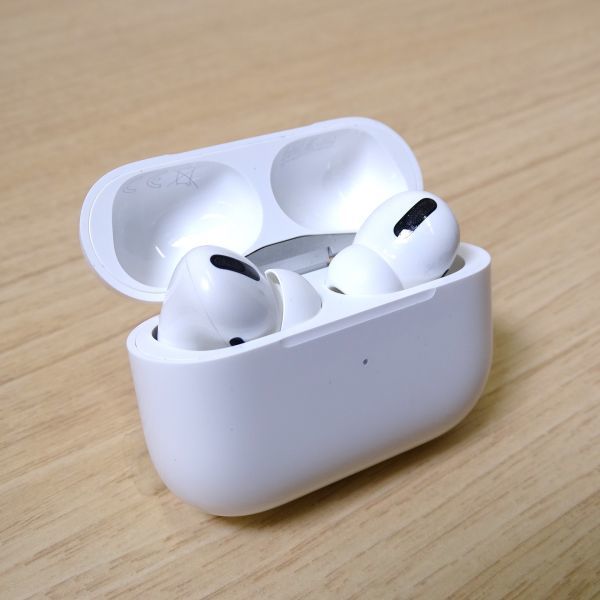 ヤフオク! -apple airpods(アップル)の中古品・新品・未使用品一覧