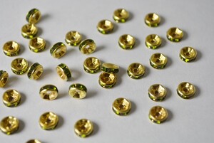 ビーズクラブ ロンデル メタルビーズ スペーサー 黄緑 金 平型 6mm 45個 ブレスレット ネックレス 金具 金属ビーズ