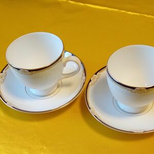 WEDGWOOD CAVENDISH BONE CHINA MADE IN ENGLAND tea cup & saucer 2客