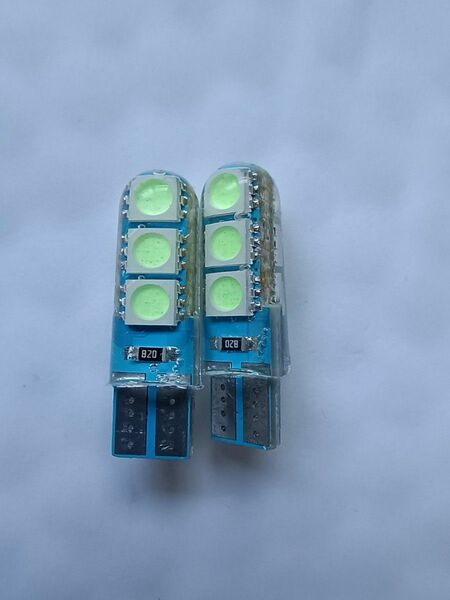 T10 LEDウェッジバルブ5050SMD アイスブルー2個