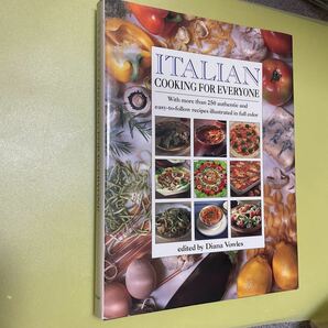 ◎イタリア料理の英語本　　Italian Cooking for Everyone: With More Than 250 Authentic & Easy to Follow Recipes 英語版