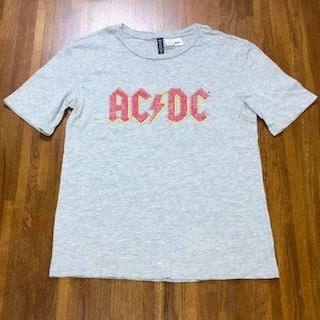  ★ 即決・送料無料 ★ H&M エイチアンドエム AC/DC プリント ロックTシャツ XS グレー