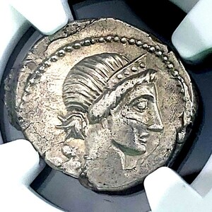 古代ローマ あのカエサルの銀貨 ヴィーナス 紀元前45年 デナリウス シルバー 極美品 NGC Ch XF 3/5 4/5 アンティークコイン シーザー 古銭