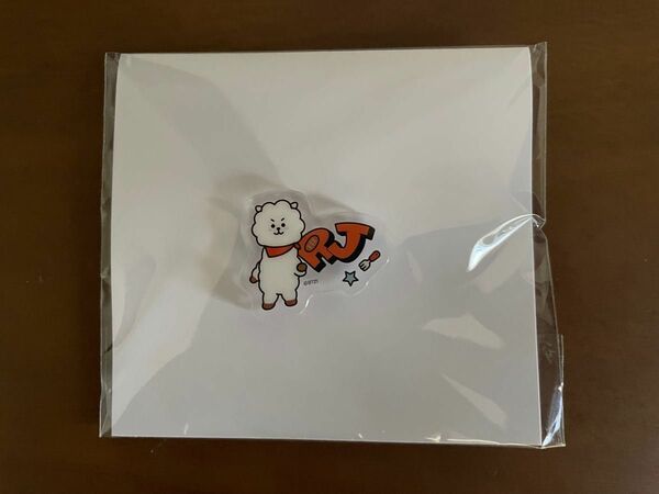 BT21 チロルチョコ アクリル ピンバッジ（RJ）