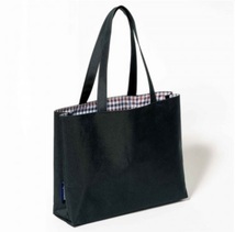 ★ GLOW 2023年4月号付録 Aquascutum [アクアスキュータム] 整理上手な 大人のマナーBAG 未使用 ★_画像1