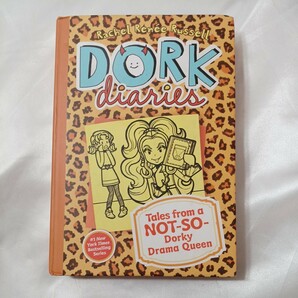zaa-434♪DORK DIARIES 9 (英語) Dork Diaries 9: Tales from a Not-So-Dorky Drama Queen (9) レイチェル ・ルネ・ラッセル(著)
