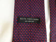 KEITA MARUYAMA ケイタ マルヤマ ネクタイ 紺 赤 ネイビー レッド ジオメトリック柄 NECKWEAR シルク100％ 日本製 剣先 8.5ｃｍ ☆27☆中古_画像7