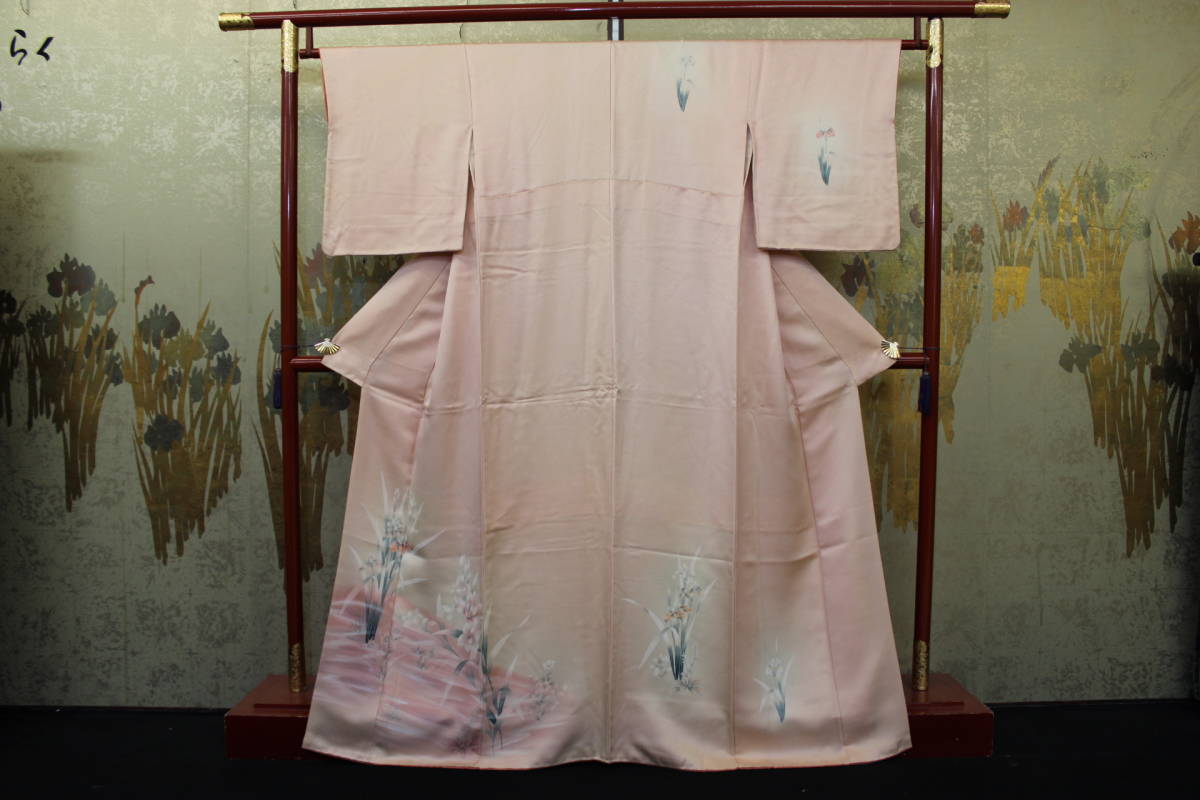 和服 Konjaku 4895 和服 和服, 宽领, 手工缝制, 纯丝, 缎布, 肉色背景上手绘的水边鸢尾花, 长度164厘米, 时尚, 女士和服, 和服, 绞刑