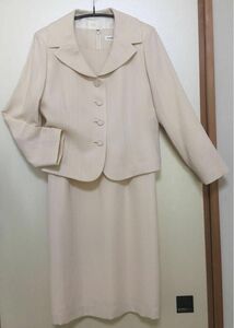 【HARMONIKA】ワンピーススーツ 入学式 入園式　参観　大きな襟が小顔に見せてくれるスーツ　今月キャンペーン価格