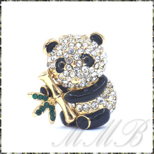 [BROOCH] Gold Plated Crystal Rhinestone Panda ビューティフル クリスタルCZ ゴールデン パンダ 竹笹 ブローチ