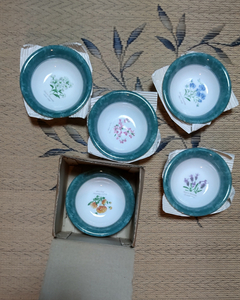 小皿５枚組　花柄５種　深皿●未使用　