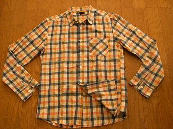アーバンリサーチ　かっこいい長袖ドレスシャツ　ネイビー＆ベージュ系　チェック　サイズ４０（L程度）