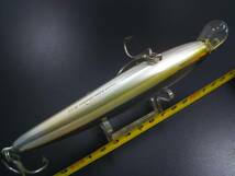 廃番 ダイワ ショアラインシャイナーR55 USED 2個セット シーバスゲームに LOT OF 2 DISCONTINUED DAIWA SHORE LINE SHINER MINNOW_画像9