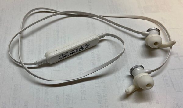 ワイヤレスイヤホン