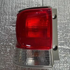 ダイハツ　DAIHATSU　タント　TANTO　L375S　純正　左　Ｌ　左　テール　ランプ　ライト　ICHIKOH D066　No.1859