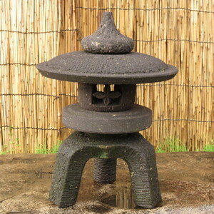  камень лампа . высота 56cm масса 28kg круг снег видеть type Kyushu производство натуральный камень 