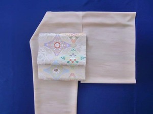 [ new goods ] high class undecorated fabric beige color wood grain pattern plain put on shakuhachi . attaching cloth silk kimono silk 100%.. old party unused simplified beige 