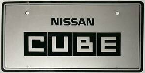 日産純正 非売品 展示用 プレート NISSAN CUBE (表) NISSAN キューブ (裏) 化粧プレート マスコットプレート ナンバープレート