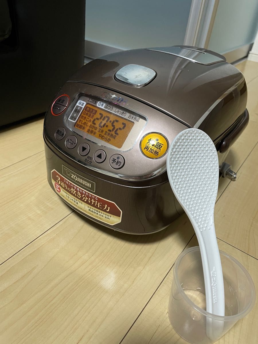 2022春夏新色 ホワイト 【美品】パナソニック スチーム全面発熱6段IH式 大火力おどり炊き 炊飯器 炊飯器 5.5合 可変圧力IH式 パナソニック 1升 おどり炊き グレー SR-MPB100-H SR-STS181-W 炊飯器 1升 大火力おどり炊き スチーム全面発熱6段IH式 ホワイト