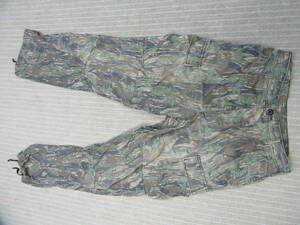  camouflage series cargo pants Smokey Branch size : approximately 78 centimeter unused . close good 