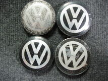 送料込み！VW/フォルクスワーゲン純正　B02432　中古キャップ_画像1